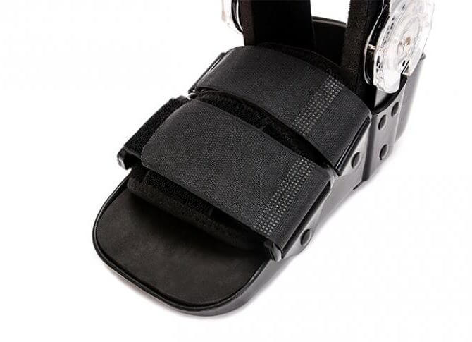 interchangeable-medical-walking-boot-black-summer-removable-walking