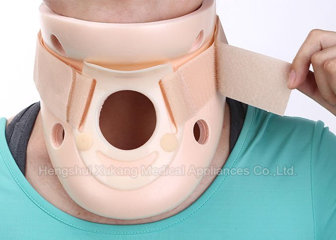 Lightweight Soft Foam Orthopedic Neck Collar Two Pieces Design Enhance Patients’ Comfort